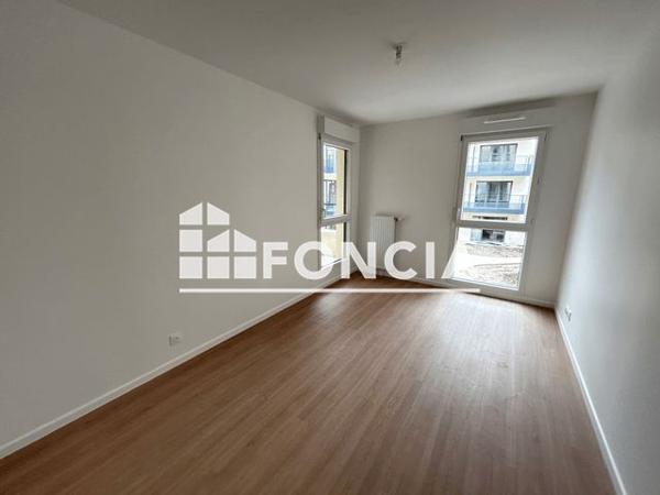 Location Appartement 2 pièces 49.7 m² - Sainte-genevieve-des-bois 91700