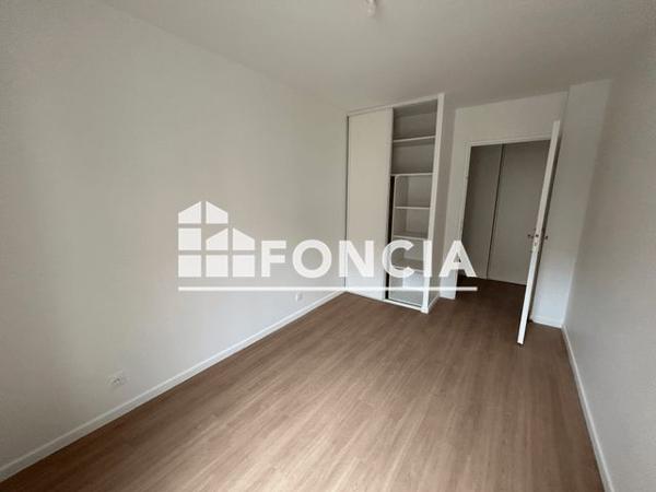 Location Appartement 2 pièces 49.7 m² - Sainte-genevieve-des-bois 91700