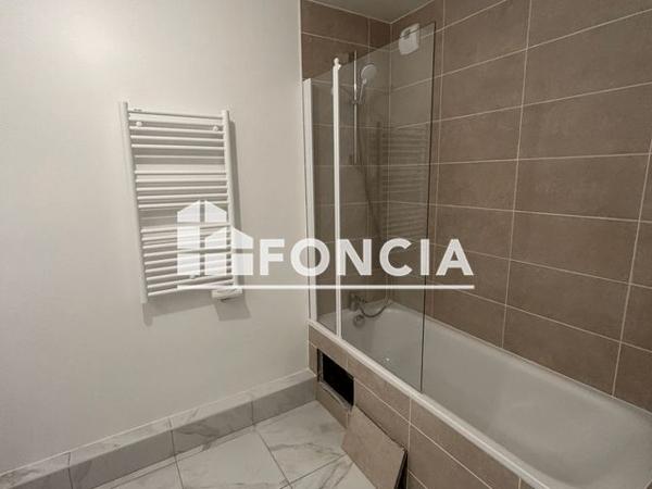 Location Appartement 2 pièces 49.7 m² - Sainte-genevieve-des-bois 91700