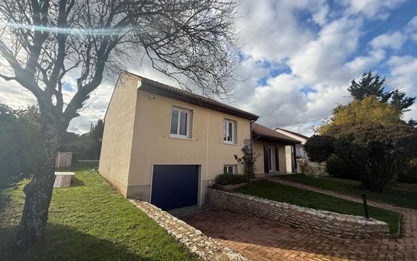 Maison à vendre    5 pièces •  Vouillé