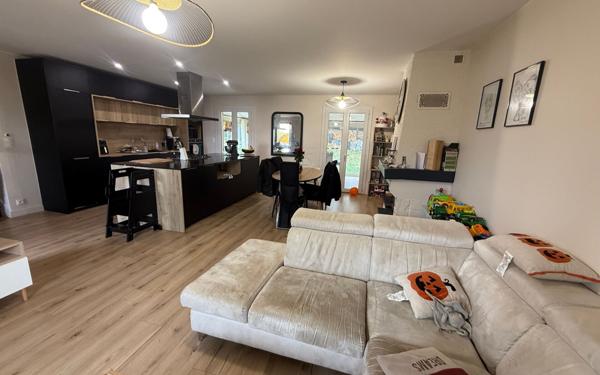 Maison à vendre    5 pièces •  Vouillé