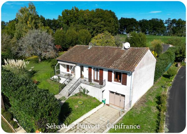 Maison à vendre 4 pièces NONTRON (24), Semi plain-pied, beau terrain clos 1845m2, sous-sol complet, secteur résidentiel.