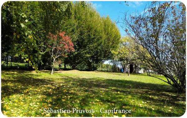 Maison à vendre 4 pièces NONTRON (24), Semi plain-pied, beau terrain clos 1845m2, sous-sol complet, secteur résidentiel.