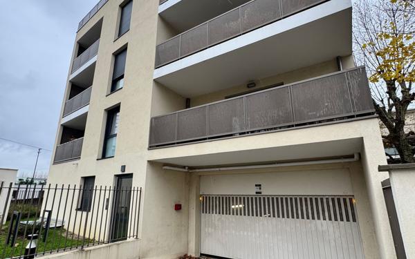 Stationnement à vendre    Caluire-et-Cuire