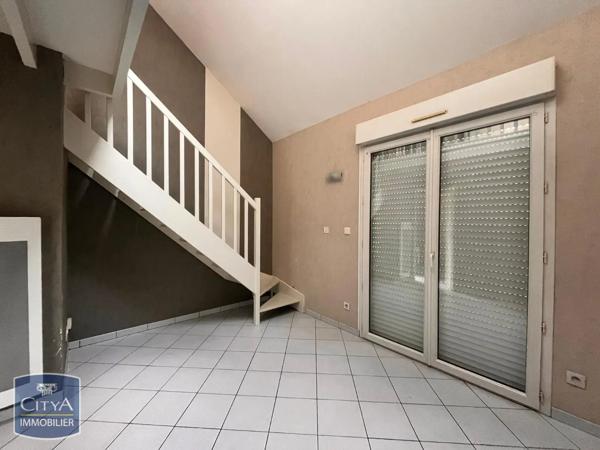 Appartement à louer 2 pièces 32m² Laval (53000)