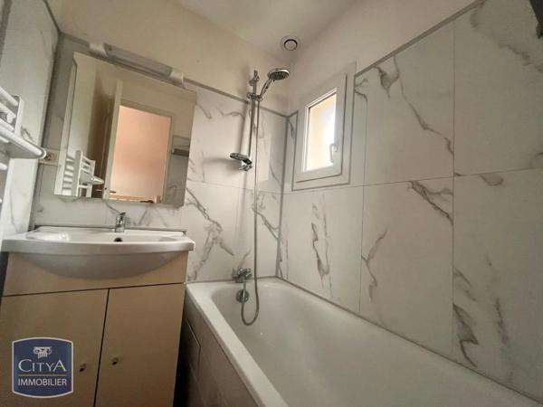 Appartement à louer 2 pièces 32m² Laval (53000)
