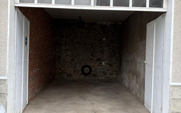 Stationnement à louer    Aurillac