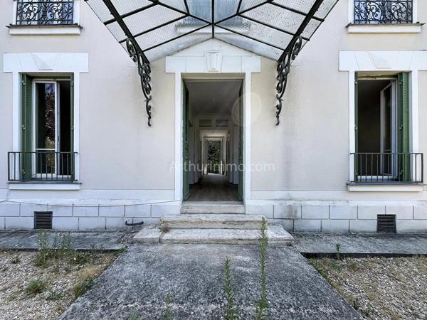 Vente                                                      Appartement
                        
                     4 pièces                      101 m2                     à Créteil