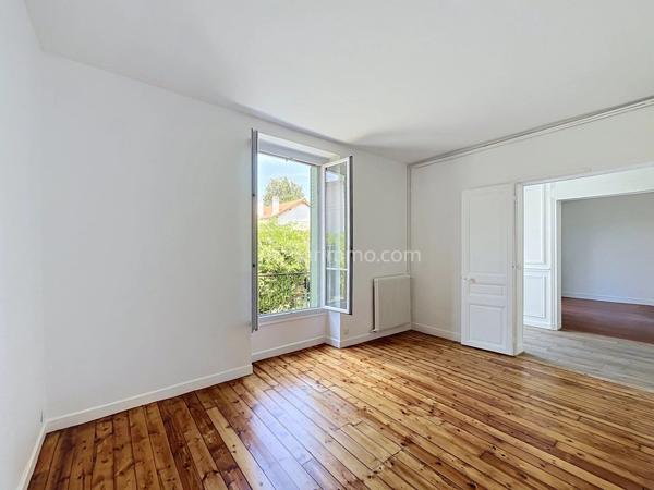 Vente                                                      Appartement
                        
                     4 pièces                      101 m2                     à Créteil