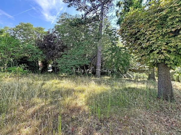 Vente                                                      Appartement
                        
                     4 pièces                      101 m2                     à Créteil
