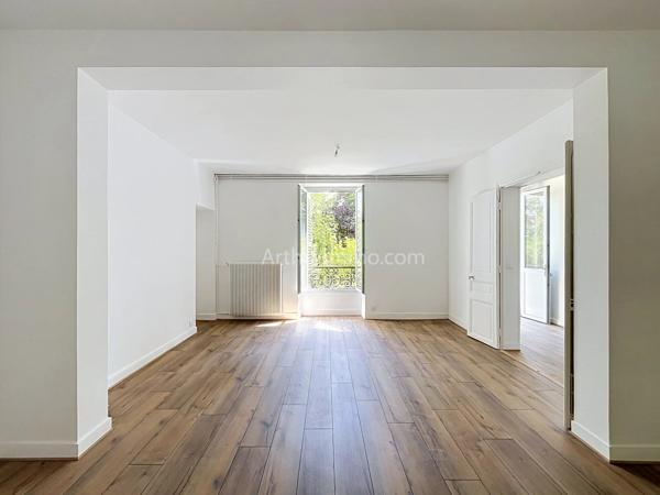 Vente                                                      Appartement
                        
                     4 pièces                      101 m2                     à Créteil