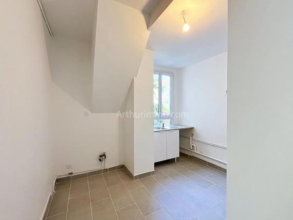 Vente                                                      Appartement
                        
                     4 pièces                      101 m2                     à Créteil
