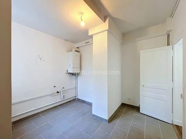 Vente                                                      Appartement
                        
                     4 pièces                      101 m2                     à Créteil