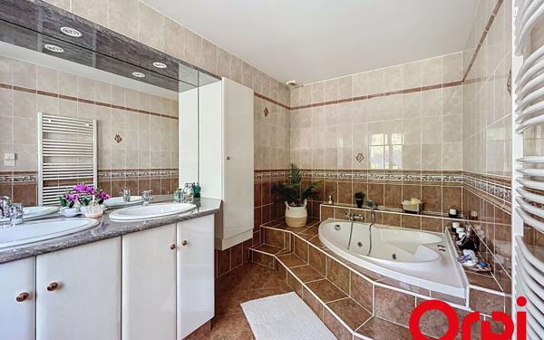 Maison à vendre    5 pièces • 252 m2 Bellerive-sur-Allier