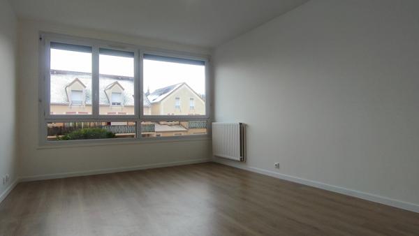 Appartement à louer    1 pièce •  Crosne