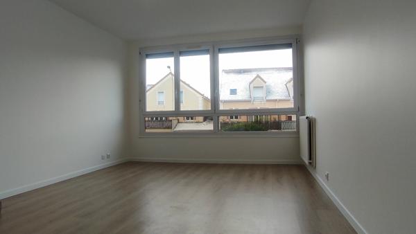 Appartement à louer    1 pièce •  Crosne