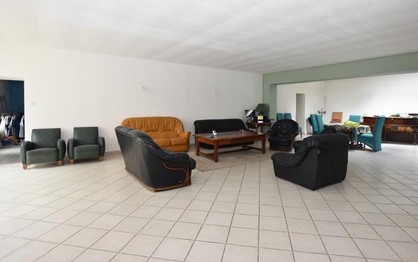 Plateau / Loft  à vendre à Roanne 7 pièces 287 m2