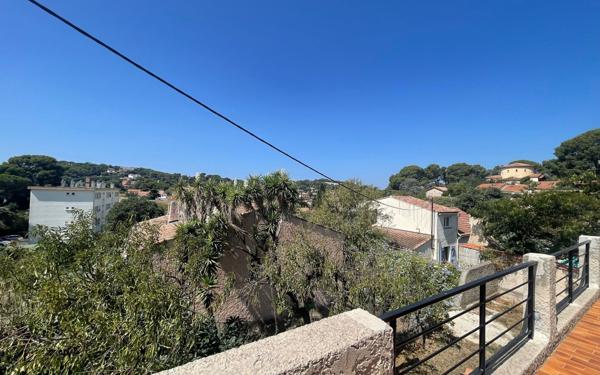 Maison à vendre    6 pièces •  La Seyne-sur-Mer