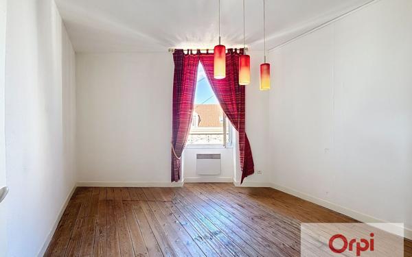 Appartement à louer    3 pièces • 72,49 m2 Montluçon