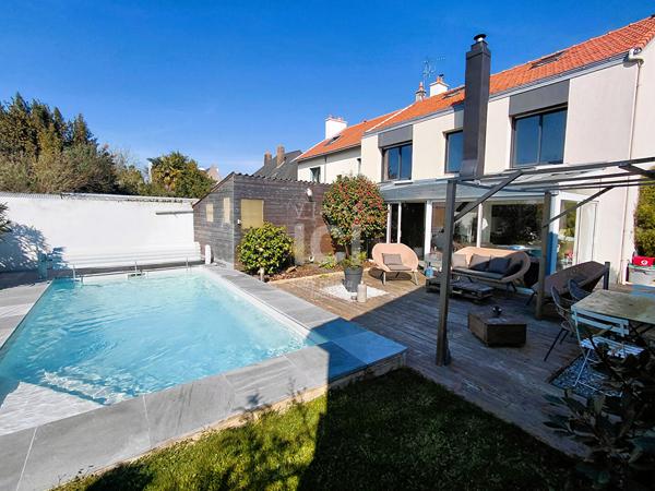 Maison Ste Luce Sur Loire 7 pièce(s) 164 m2 avec piscine