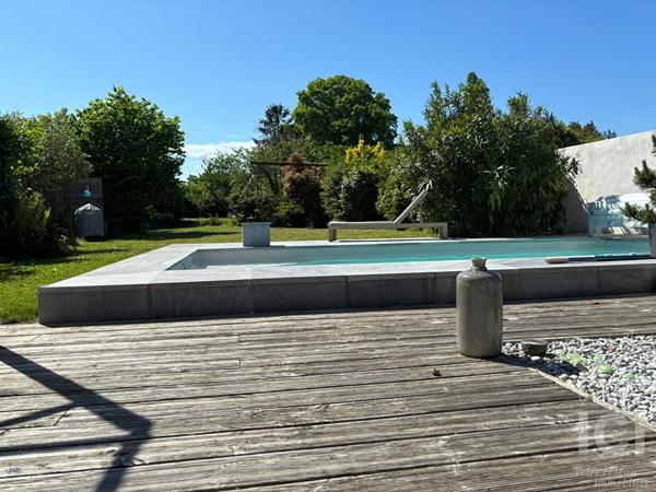 Maison Ste Luce Sur Loire 7 pièce(s) 164 m2 avec piscine