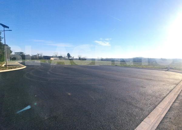 Terrain idéalement située.. Castelsarrasin