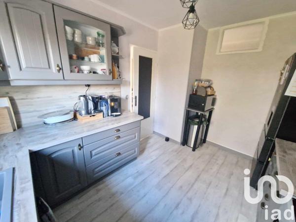 Maison traditionnelle 6 pièces de 115 m² à Les Bordes (45460)