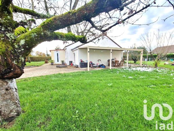 Maison traditionnelle 6 pièces de 115 m² à Les Bordes (45460)