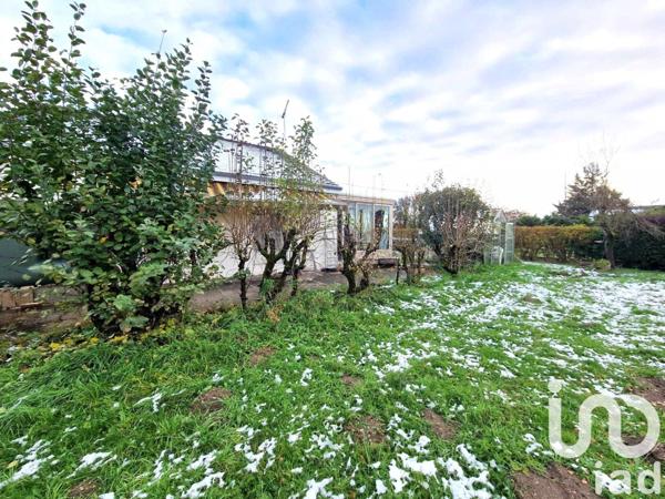 Maison traditionnelle 6 pièces de 115 m² à Les Bordes (45460)