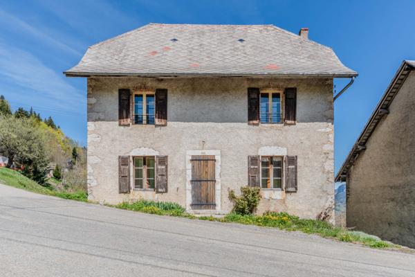 Saint-Christophe-sur-Guiers (38380) Maison 92,6 m2 - avec 80 m2 au sol de garage / atelier (sur 2 niveaux) - jardin - terrain - 35mn de Chambéry