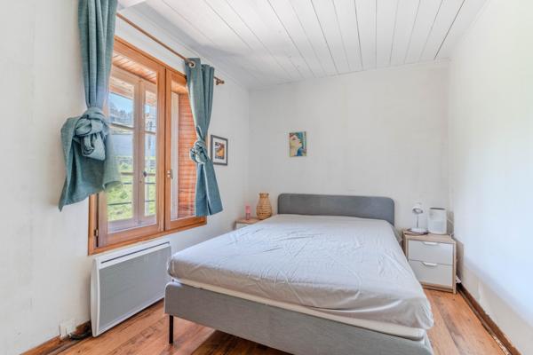 Saint-Christophe-sur-Guiers (38380) Maison 92,6 m2 - avec 80 m2 au sol de garage / atelier (sur 2 niveaux) - jardin - terrain - 35mn de Chambéry