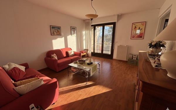 Appartement à vendre    4 pièces • 79 m2 Pau