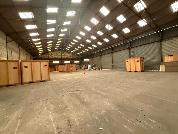 Location / Local Industriel / Bâtiment