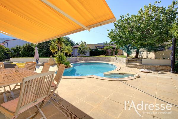 Maison FURIANI 7 pièces 207 m2 avec piscine .
