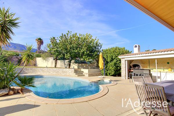 Maison FURIANI 7 pièces 207 m2 avec piscine .