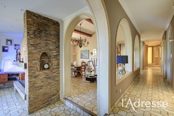 Maison FURIANI 7 pièces 207 m2 avec piscine .