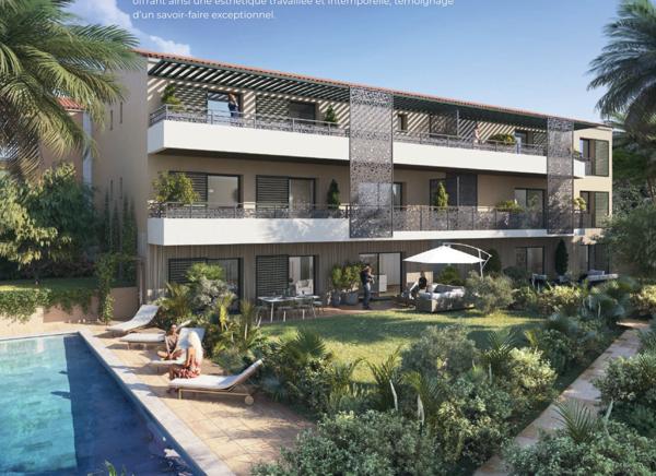 SERENITY - Place des lices , Saint tropez