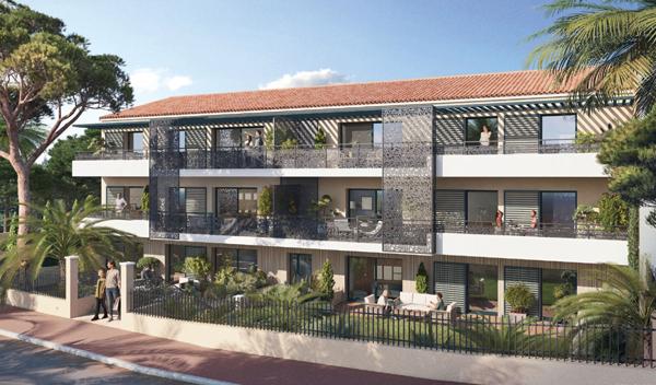SERENITY - Place des lices , Saint tropez