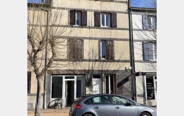 Vente Immeuble En centre-ville Maringues   
