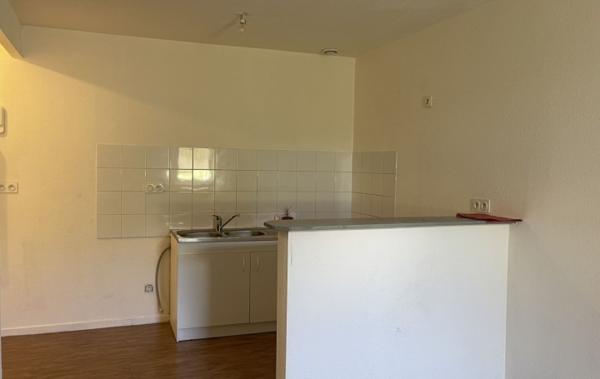 Vente Immeuble En centre-ville Maringues   