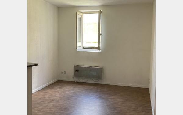 Vente Immeuble En centre-ville Maringues   