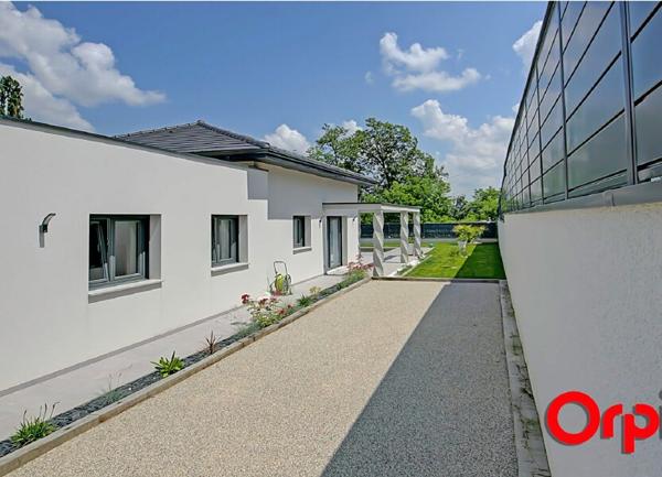 Maison à vendre    5 pièces •  Bourgoin-Jallieu