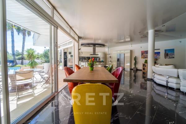 Villa d'architecte contemporaine en bord de mer