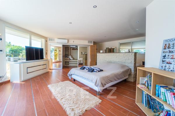 Villa d'architecte contemporaine en bord de mer