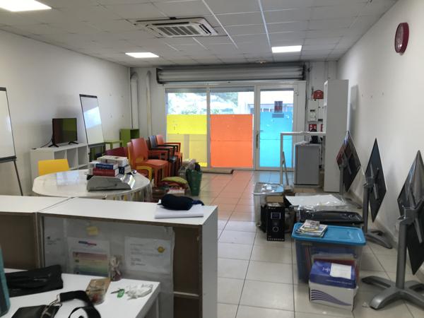 Petit-Bourg (97170) BUREAU