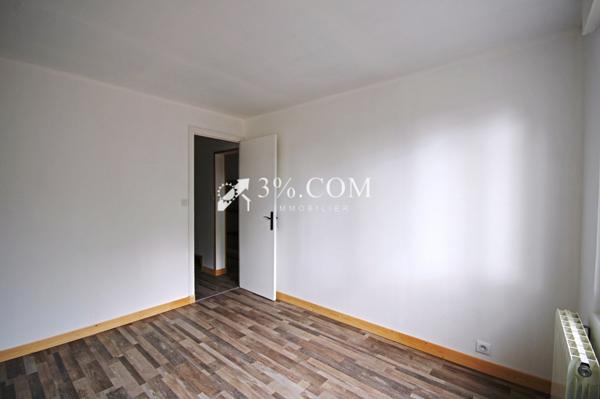 Maison de 110 m², 6 pièces dont 3 CH, avec un jardin, garage Nesle (80190)