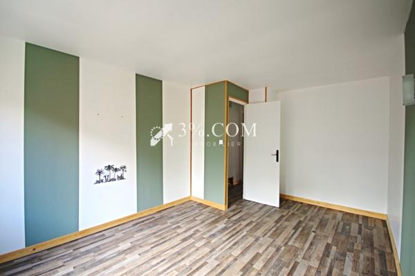 Maison de 110 m², 6 pièces dont 3 CH, avec un jardin, garage Nesle (80190)