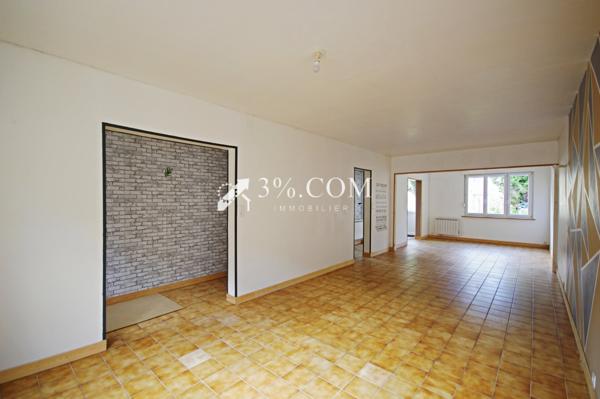 Maison de 110 m², 6 pièces dont 3 CH, avec un jardin, garage Nesle (80190)