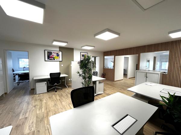 Local commercial et industriel de 550m² à Talant