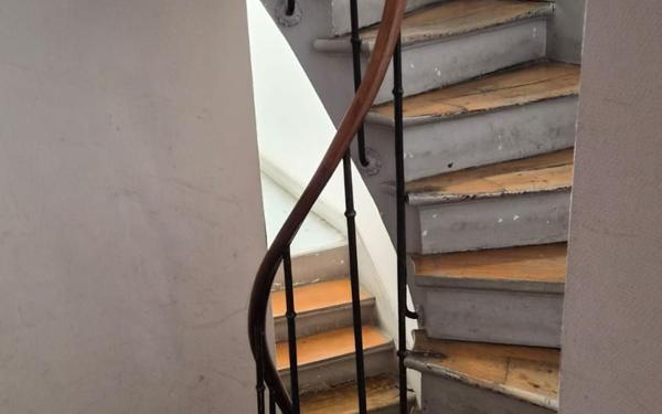 Appartement à vendre    1 pièce • 14 m2 Paris 10